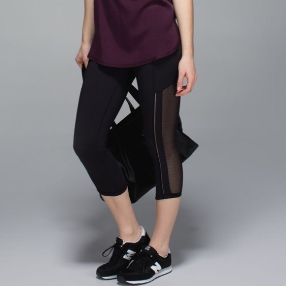 Lululemon Hot To Street Crop - Picture 8 of 12